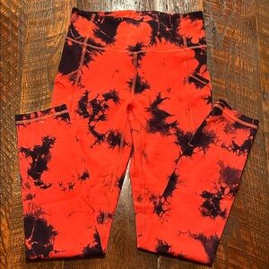 Lululemon Tie-Dye Active Leggings - Red & Black 25’ w pockets